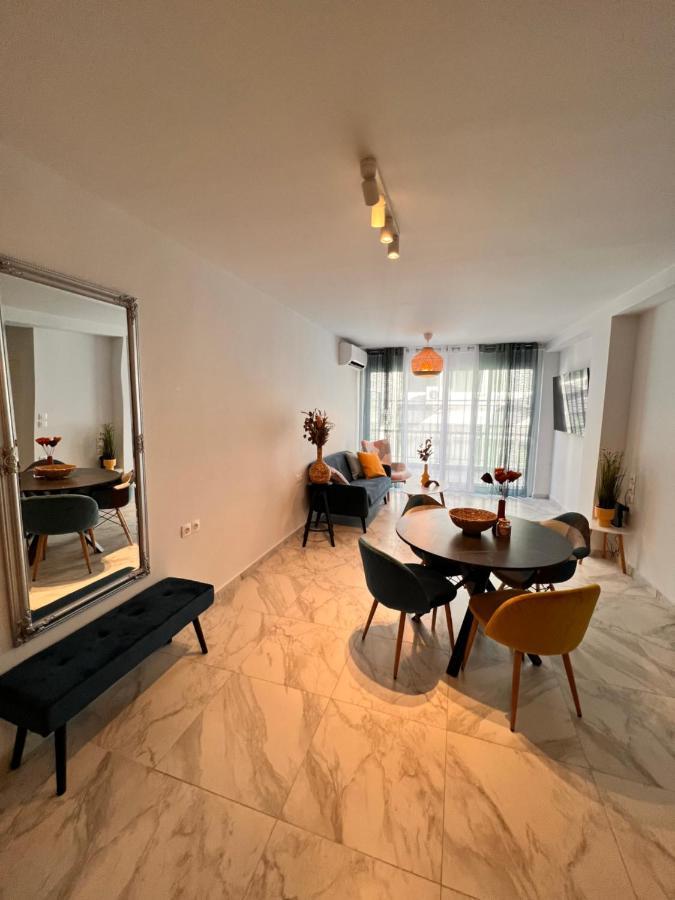 Casa De Tres Hermanos In The Heart Of Athens Exterior photo